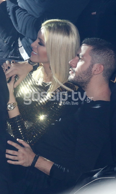 Καινούργιου – Αναστόπουλος: «Καυτά» φιλιά στα μπουζούκια