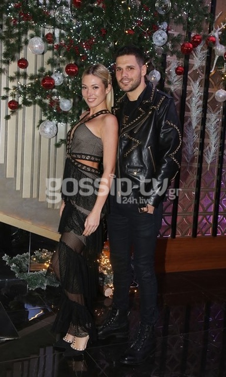 Καλλονή του GNTM σε βραδινή έξοδο με τον αγαπημένο της! (pics)
