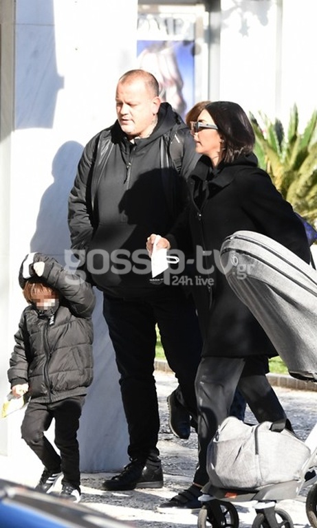 Η οικογένεια Σκαρμούτσου εν... δράσει! Η βόλτα στην Κηφισιά και τα παιχνίδια με τον Αλέξανδρο!