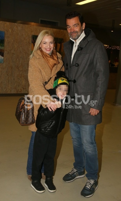 Μαρτζούκου – Καζάκος: Βόλτα με τον γιο τους!