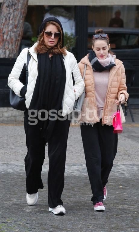 Γκερέκου – Βοσκοπούλου: Μαμά και κόρη βόλτα στη Γλυφάδα!