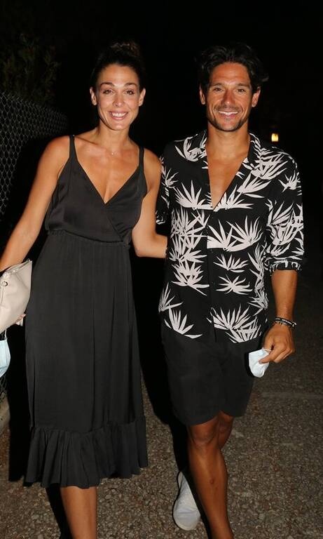 Iωάννα Τριανταφυλλίδου Αχ αυτό το μαύρο φόρεμα που αν το επιλέξεις σωστά, τότε δε σε προδίδει ποτέ. Ούτε και την Ιωάννα που έκανε μία total black εμφάνιση που κέρδισε τις εντυπώσεις. Και το δικό μας δεκάρι.