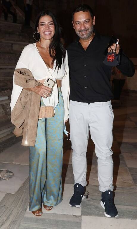 Ναταλία Δραγούμη Αέρινη, καλοκαιρινή (ακόμα) και κάπως bohemian με αυτήν την παντελόνα που επέλεξε. Κράτησε όμως και το σωστό nude πανωφόρι για αυτές τις πρώτες ημέρες του φθινοπώρου.