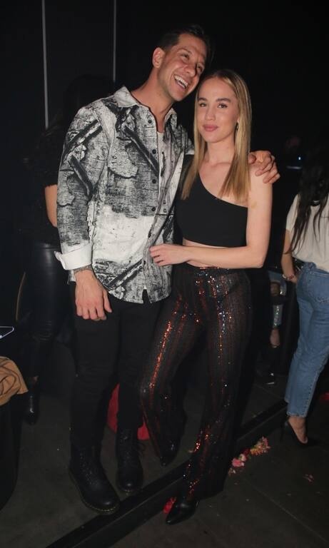 Αλεξάνδρα Εξαρχοπούλου Δε λέμε ακριβώς κακοντυμένη την Αλεξάνδρα, ωστόσο μας «χαλάει» μία λεπτομέρεια. Το top με το παντελόνι έχουν αρκετά μεγάλη απόσταση μεταξύ τους. Ιδανικά, θέλαμε είτε το μπλουζάκι να είναι λίγο πιο μακρύ είτε το παντελόνι λίγο πιο ψηλό.