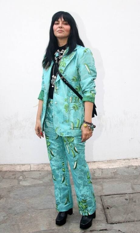 Ζενεβιέβ Μαζαρί Είδωλο είσαι, Ζενεβιέβ! Τροπικό print με ροκ διάθεση δημιουργούν πάντα το πιο εκρηκτικό αποτέλεσμα. Και το ακούμε. Και το θέλουμε.