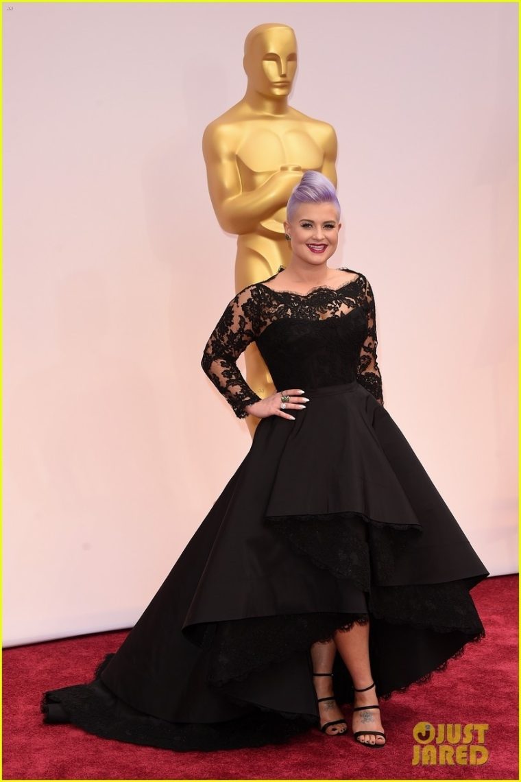 giuliana-rancic-kelly-osbourne-oscars-2015-06.jpg
