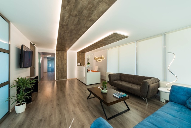 anastasakis hairclinic reception