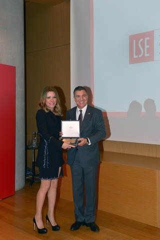 κα Μαριάννα Λάτση κ. Νίκος Σοφιανός Πρόεδρος του Ελληνικού Συλλόγου Αποφοίτων LSE