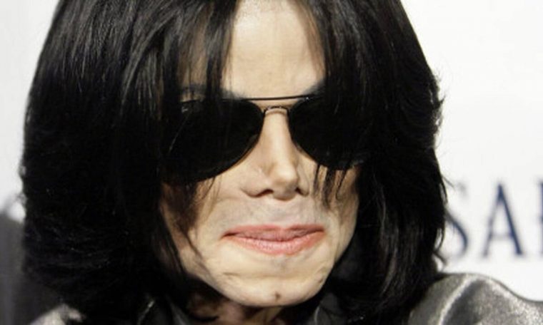 1675188449433-452936914-800851_o-MICHAEL-JACKSON-NOSE-facebook.jpg