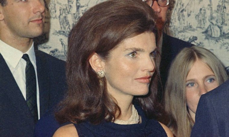 1675198353891-361152894-Jackie-Kennedy1.jpg
