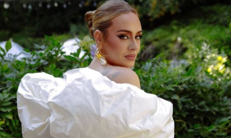 1675200053301-837710649-adele.jpg