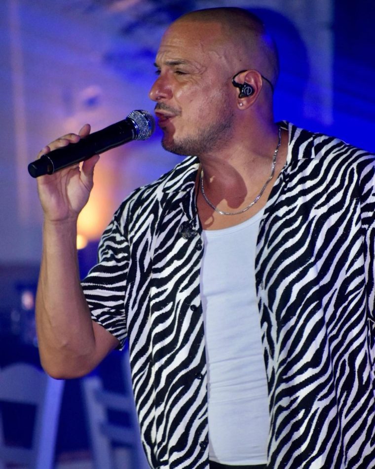 Photo-by-Akis-Diximos-in-Metropolis-Live-Patra-with-@jhaudio-@_helena_filippidou_-@shure-@spicymusic_official-@metropolispatras-and-@pantazonasofficial..jpg