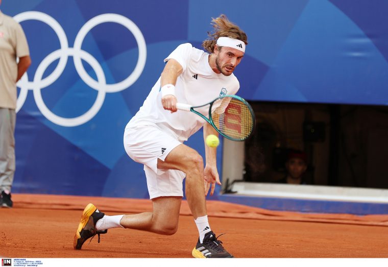 ÔÓÉÔÓÉÐÁÓ <br> ÏËÕÌÐÉÁÊÏÉ ÁÃÙÍÅÓ ÐÁÑÉÓÉ 2024 <br><br> TSITSIPAS <br> OLYMPIC GAMES PARIS 2024