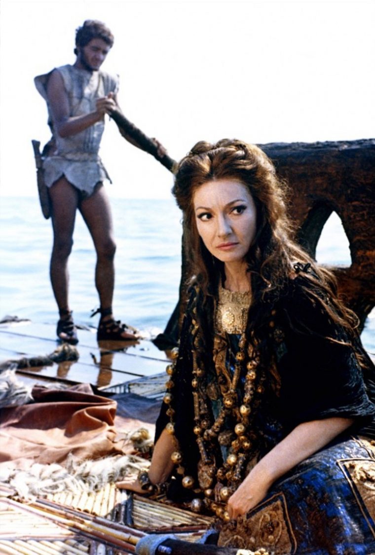 On the set of Médée