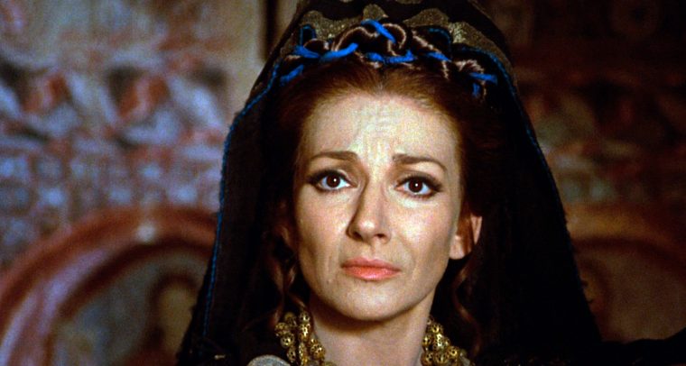 On the set of Médée