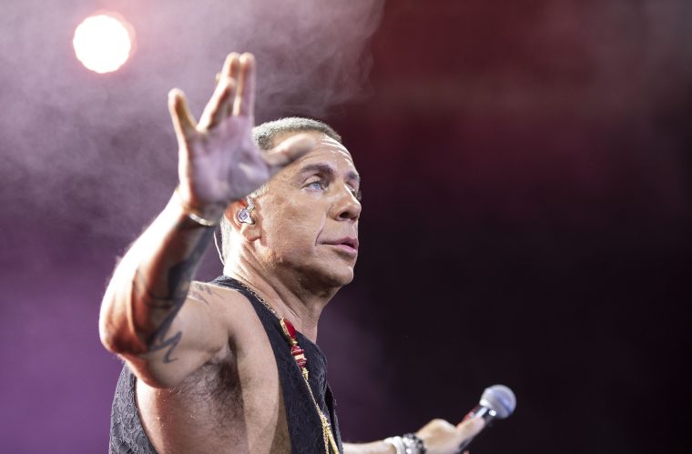 mazonakis-(3).jpg