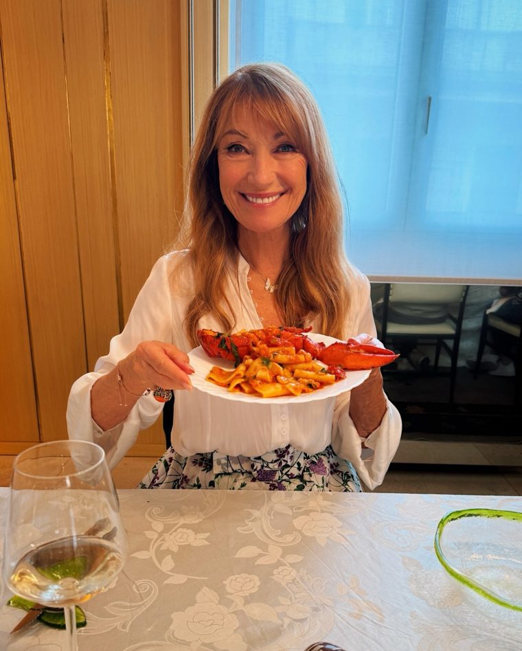 janeseymour_1745693639_3619463041207096796_23383318.jpg