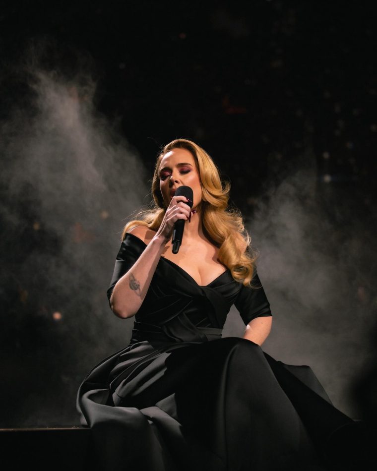 adele_1716701550_3376259771601175422_2242640123.jpg