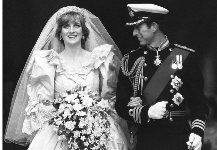 CHARLES TO WED CAMILLA