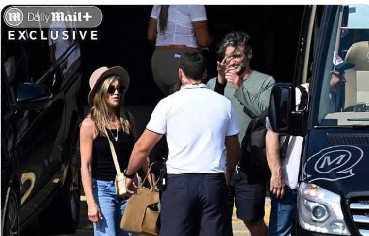 aniston.jpg