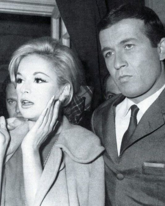 aliki-papamixailxastoyki-700x668.jpg