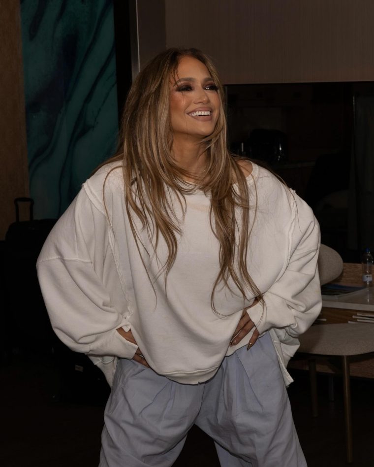 jlo17534684913684683227874318041305701719.jpg