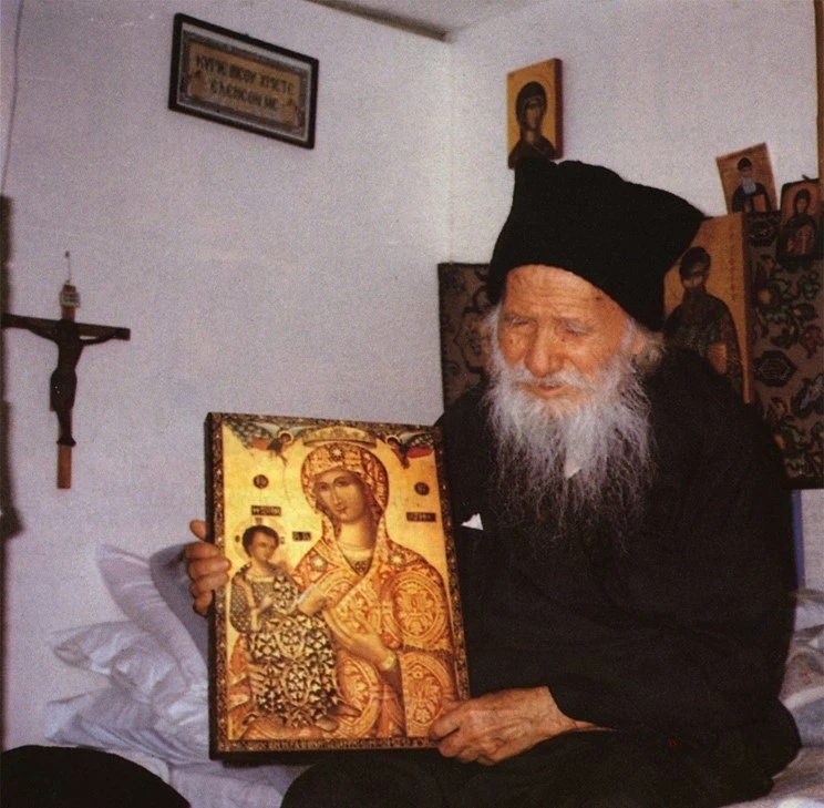 saint-porphyrios-kausokalivite-photo.jpg
