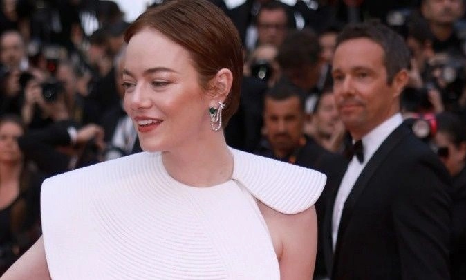 8e0d3fc2-emma-stone-ape-mpe.jpg