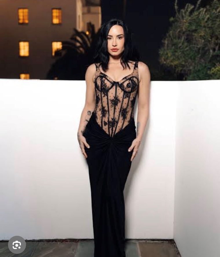 h-demi-lovato-me-celia-kritharioti-haute-couture-sto-afterparty-twn-grammy-awards-sto-chateau-marmontphoto1.jpg