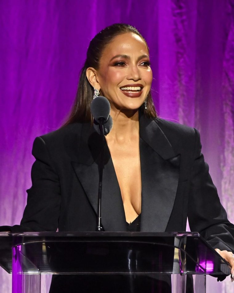 h-jennifer-lopez-sto-womens-cancer-research-fund.jpg