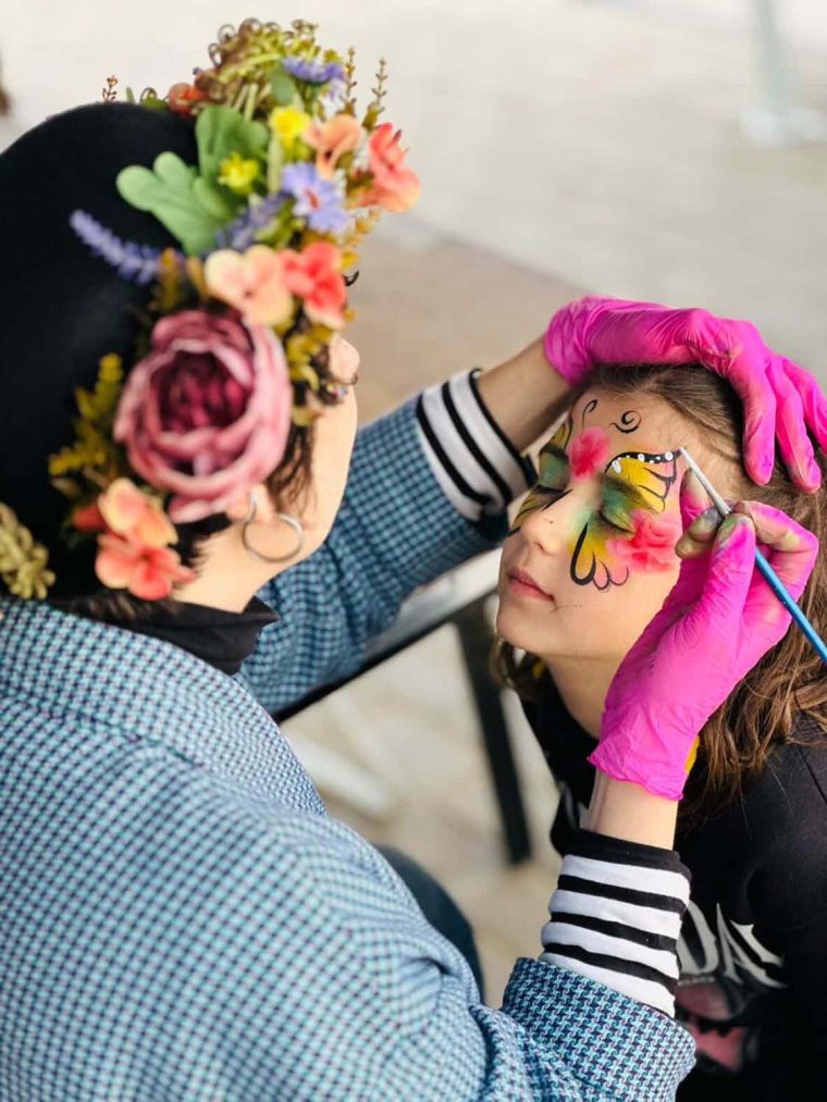 face-painting-by-moutzoures.jpg