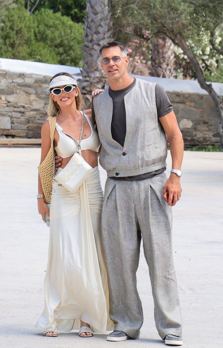 oikonomakou-tserela-pre-wedding-party-paros-8.jpg