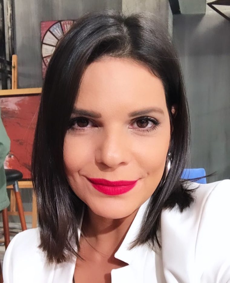 marinaaslanoglouofficial15403319501896764336044239958355122951.jpg