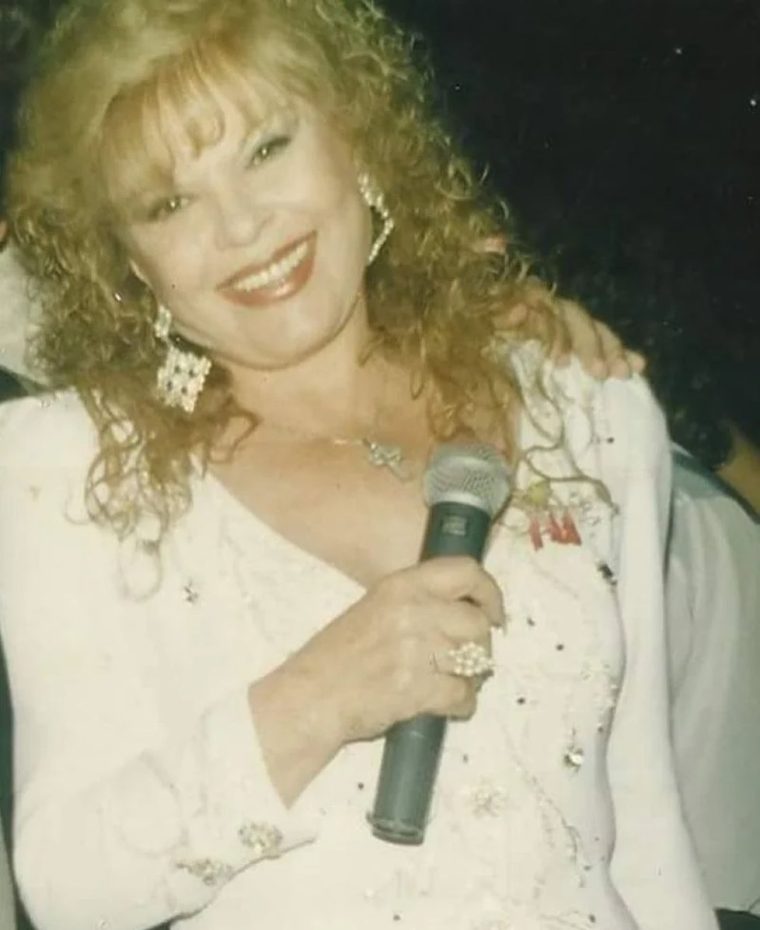 ritasakellariouofficial-4178139391-20230304185723.jpg