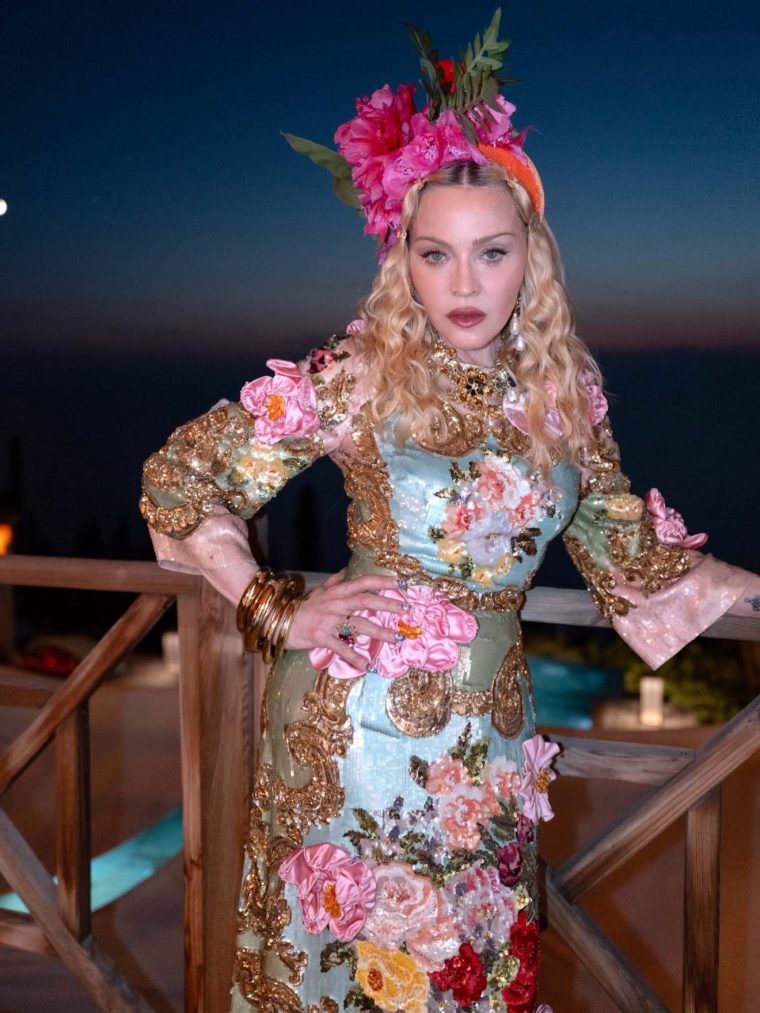 madonna17870706333966556142402314089181306552.jpg