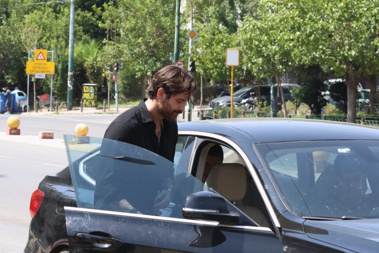 ΣΤΑ ΔΙΚΑΣΤΗΡΙΑ ΤΗΣ ΕΥΕΛΠΙΔΩΝ ΟΔΗΓΗΘΗΚΕ Ο ΑΡΗΣ ΜΟΥΓΚΟΠΕΤΡΟΣ, ΜΕΤΑ ΤΗ ΣΥΛΛΗΨΗ ΤΟΥ ΓΙΑ ΟΔΗΓΗΣΗ ΥΠΟ ΤΗΝ ΕΠΗΡΕΙΑ ΑΛΚΟΟΛ