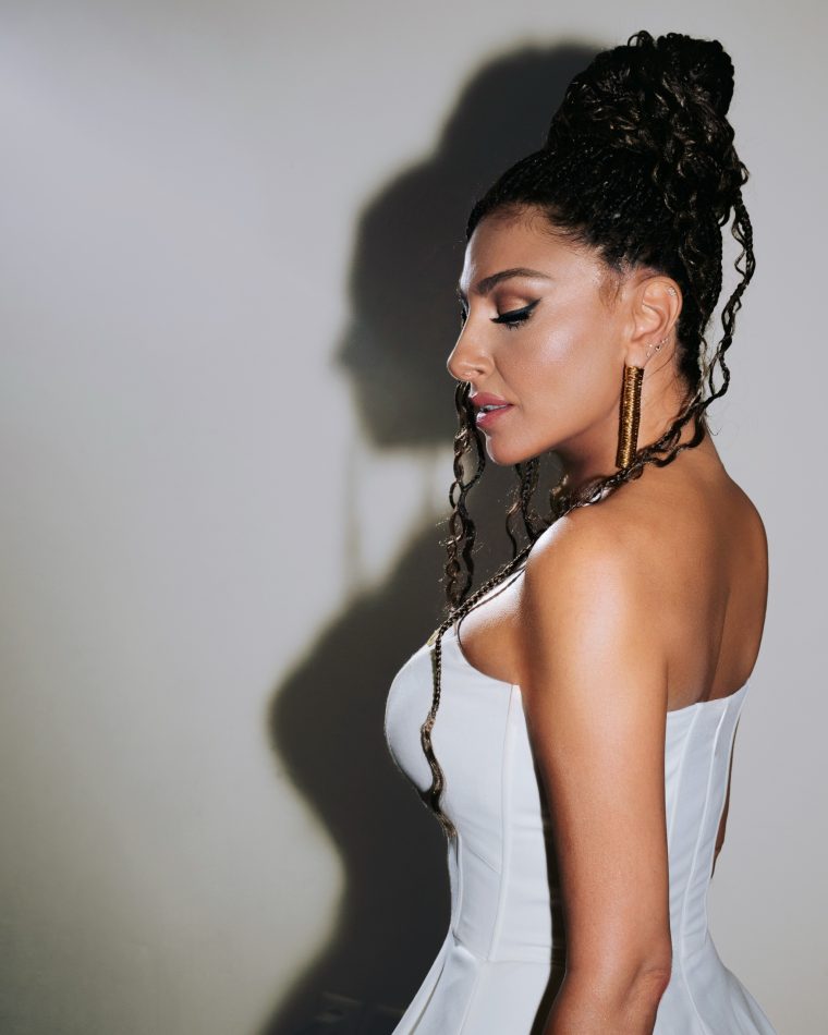 helenapaparizouofficial-393294578150597581610364286201-20260703102814.jpg