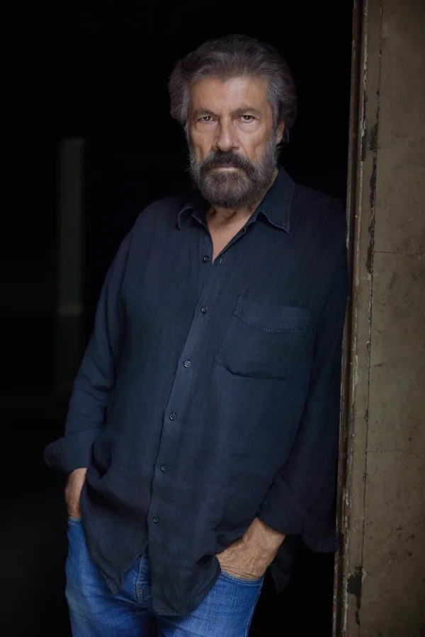 nikos-verlekis-600x900-jpg.jpg